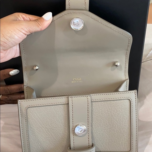 CHLOÉ
CHLOÉ LOCK DETAIL ENVELOPE SHOULDER BAG - Picture 3 of 5